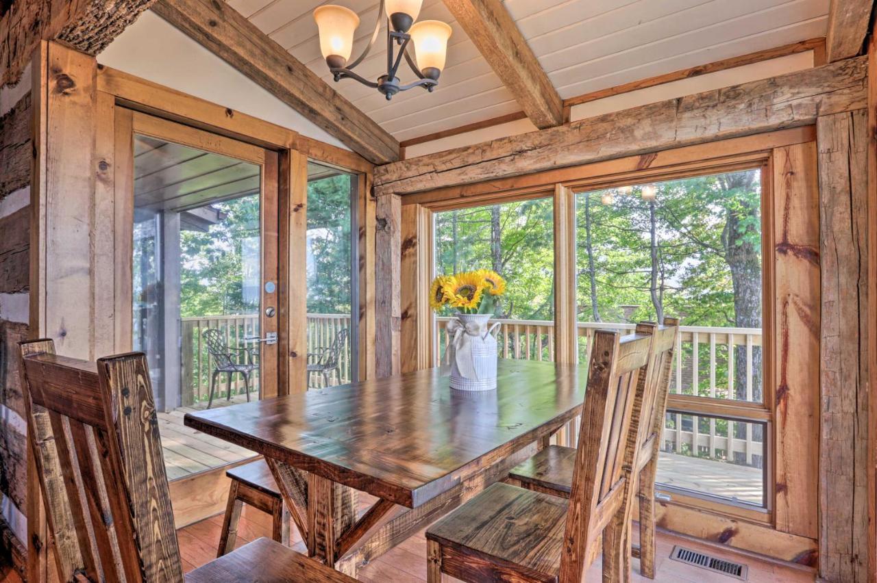 Upscale Gatlinburg Cabin Deck, Fire Pit And Hot Tub Exterior photo